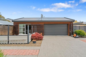 Dicks Place - Alexandra Holiday Home